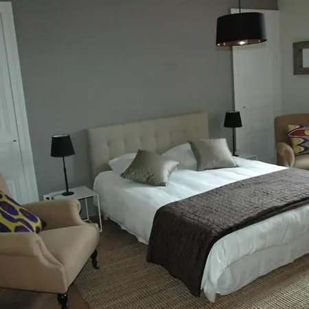 Pensión Chambres D'hotes La Maison 3*